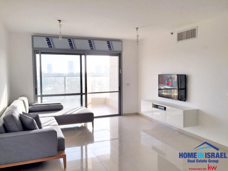 4-комнатная квартира на продажу в проекте TRIO Demari, ул. ГаКалир 7 Нетания – 114 м², балкон 15 м² с видом на море, парковка и кладовая.