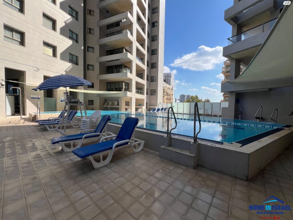 4-room luxury apartment for sale in the Opera project on Nitza Boulevard, Netanya