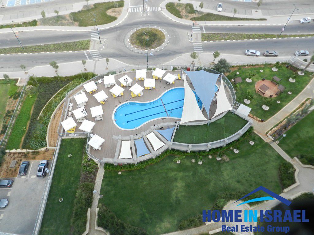 רחוב נתן יונתן נתניה דירה להשכרה עם בריכה בנתניה עיר ימים