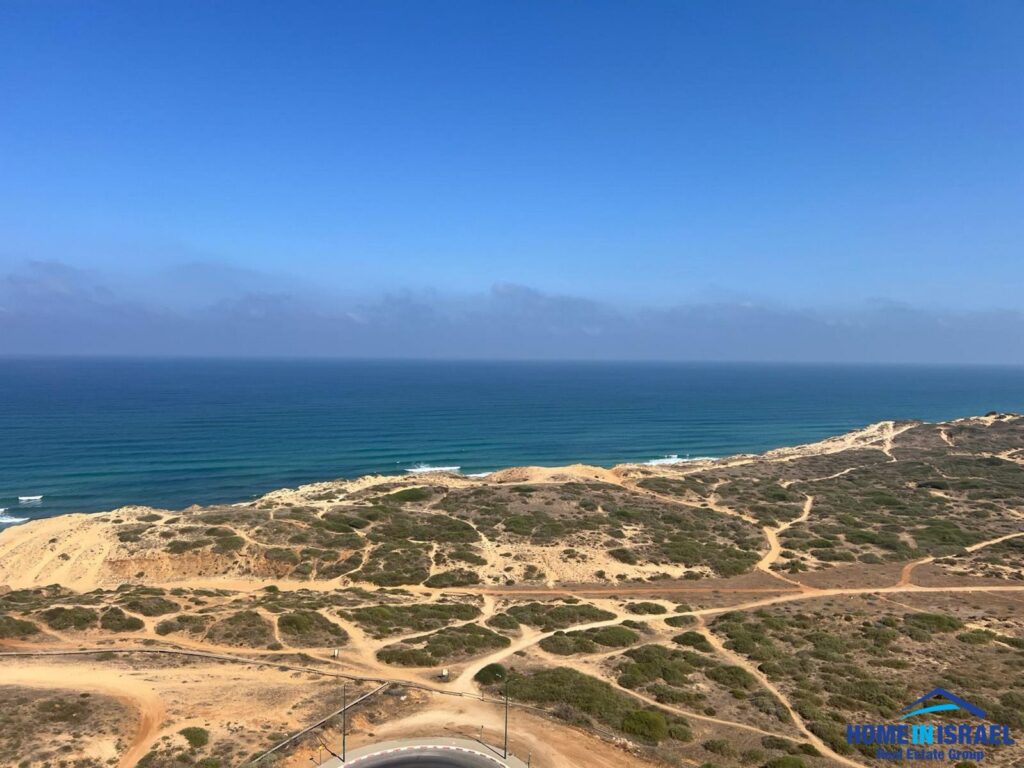 Tsukey HaShmura building in Ir Yamim Netanya - full sea view