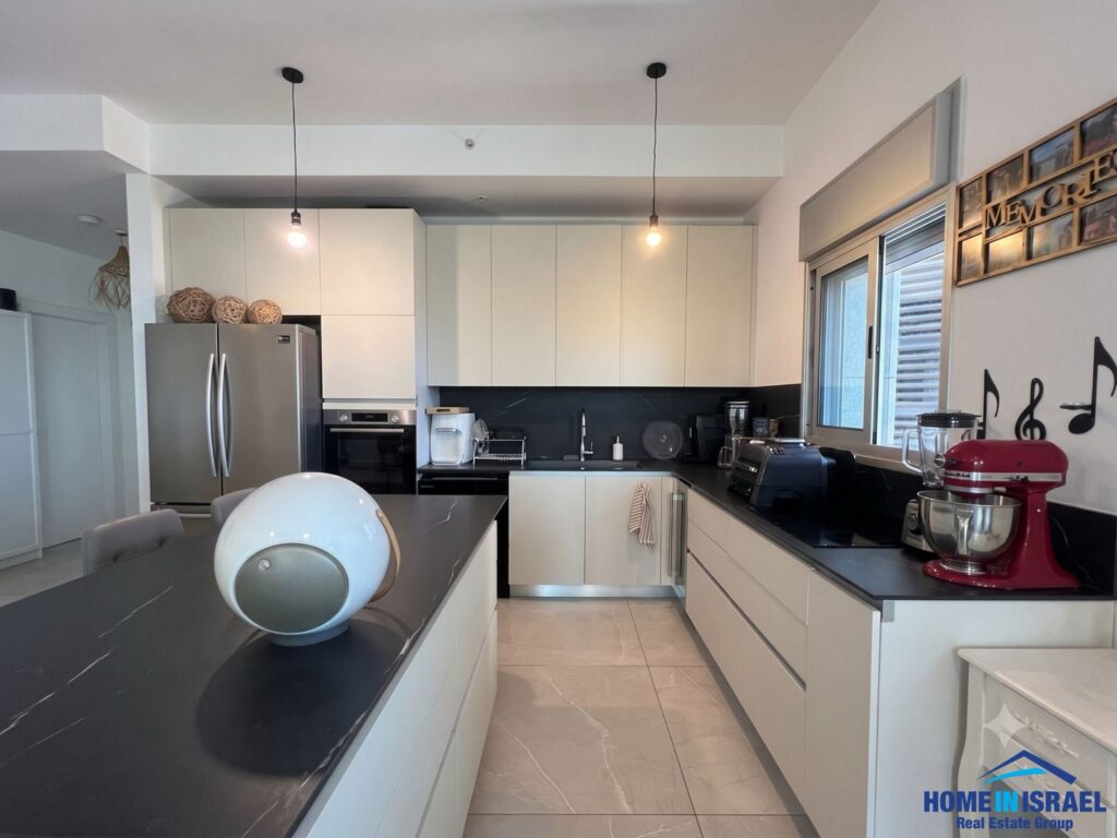 Fully equipped American style kitchen in Ir Yamim Netanya