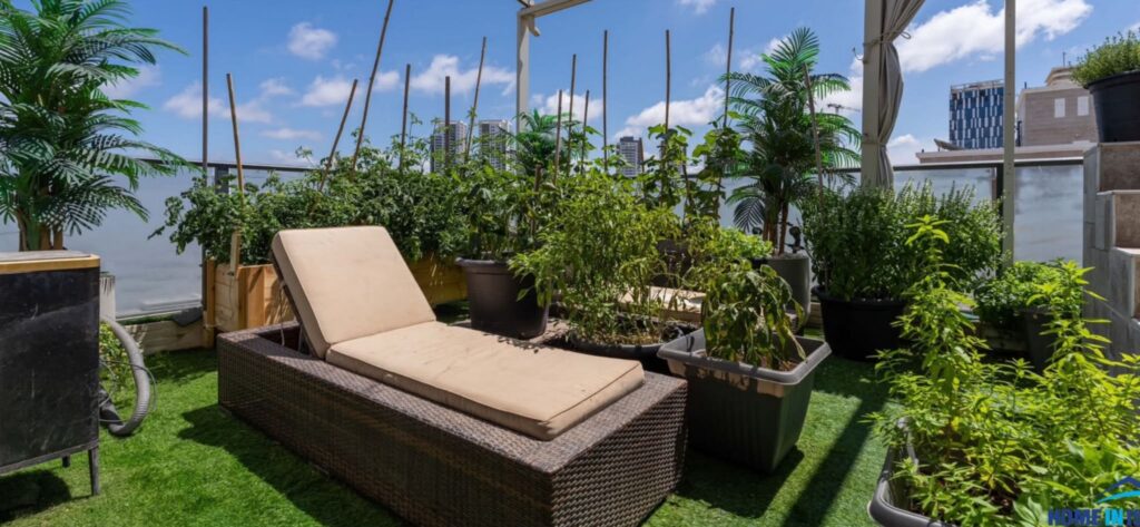 100 sqm sukkah balcony with private plunge pool in Agamim penthouse