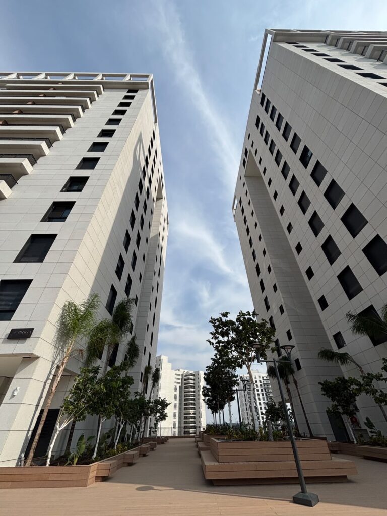 Luxurious entrance lobby and landscaped seating areas at Briga Einstein