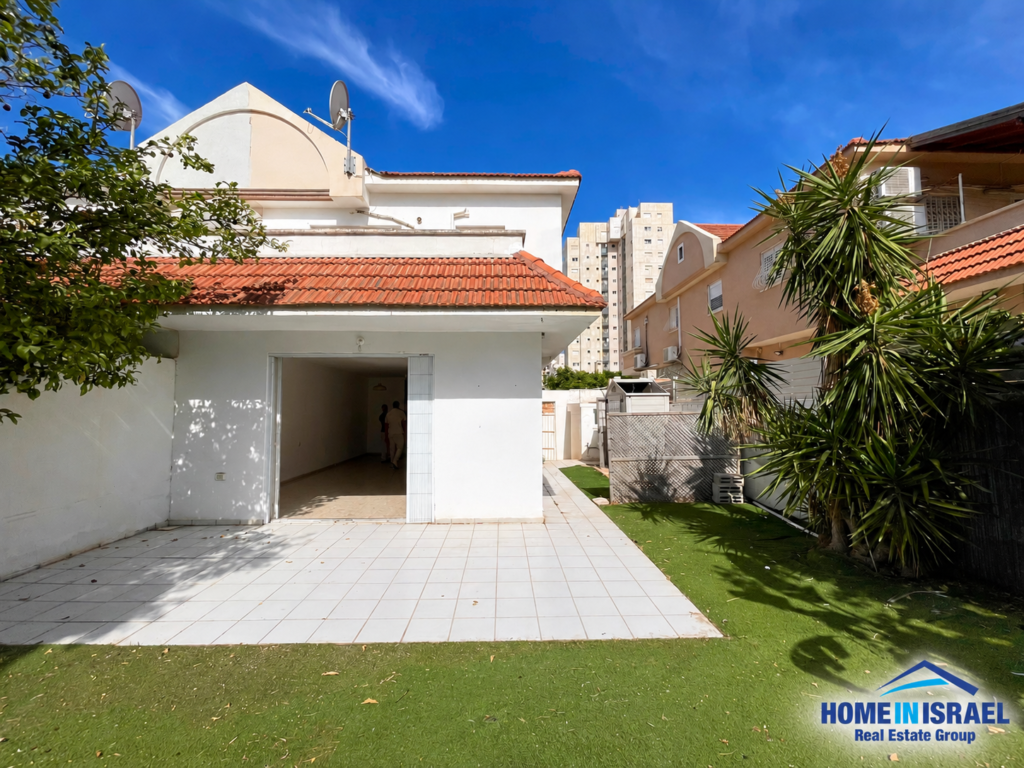 Private House for Sale in Ramat Poleg Netanya